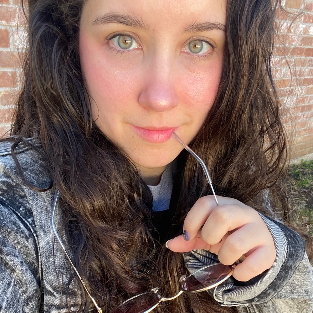 Meet your Posher, Cecilia